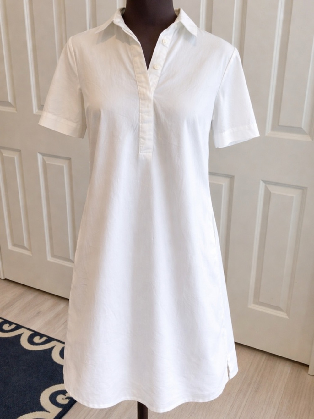 Old Navy White Short Sleeve Dress
